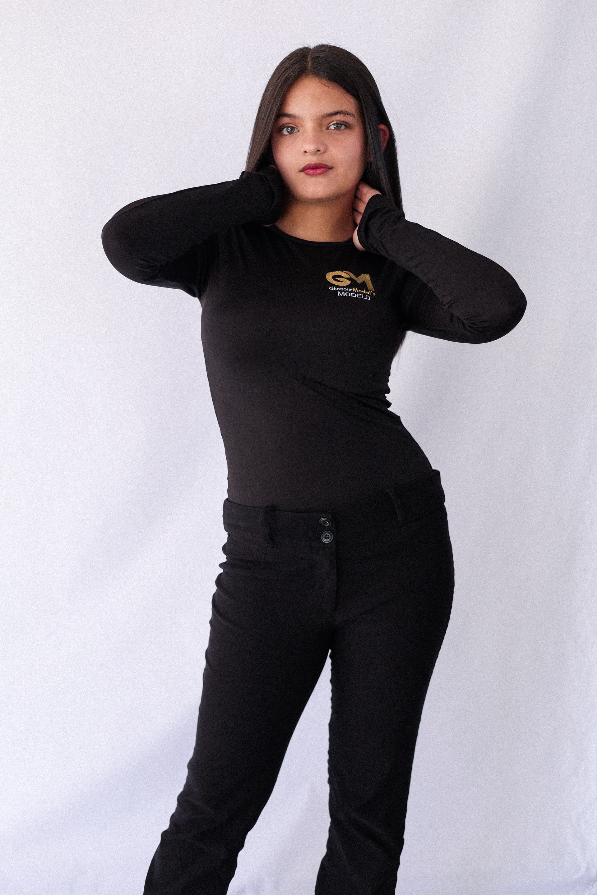 Modelo GM con styling negro